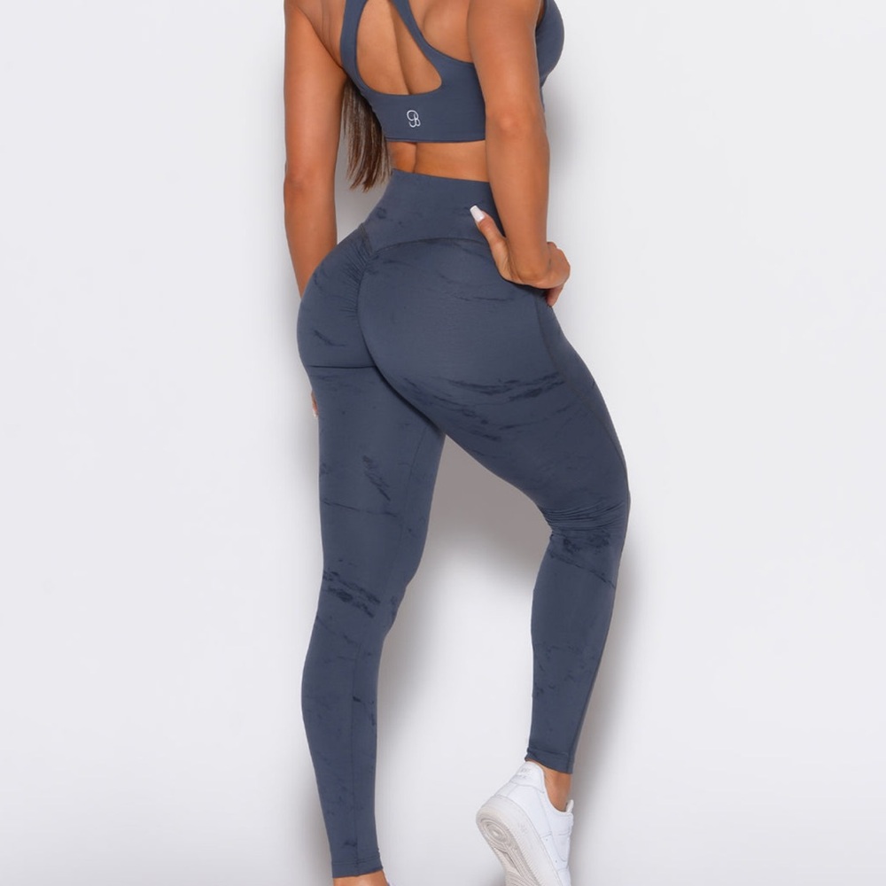 Bombshell sportswear fit marble legging in grey